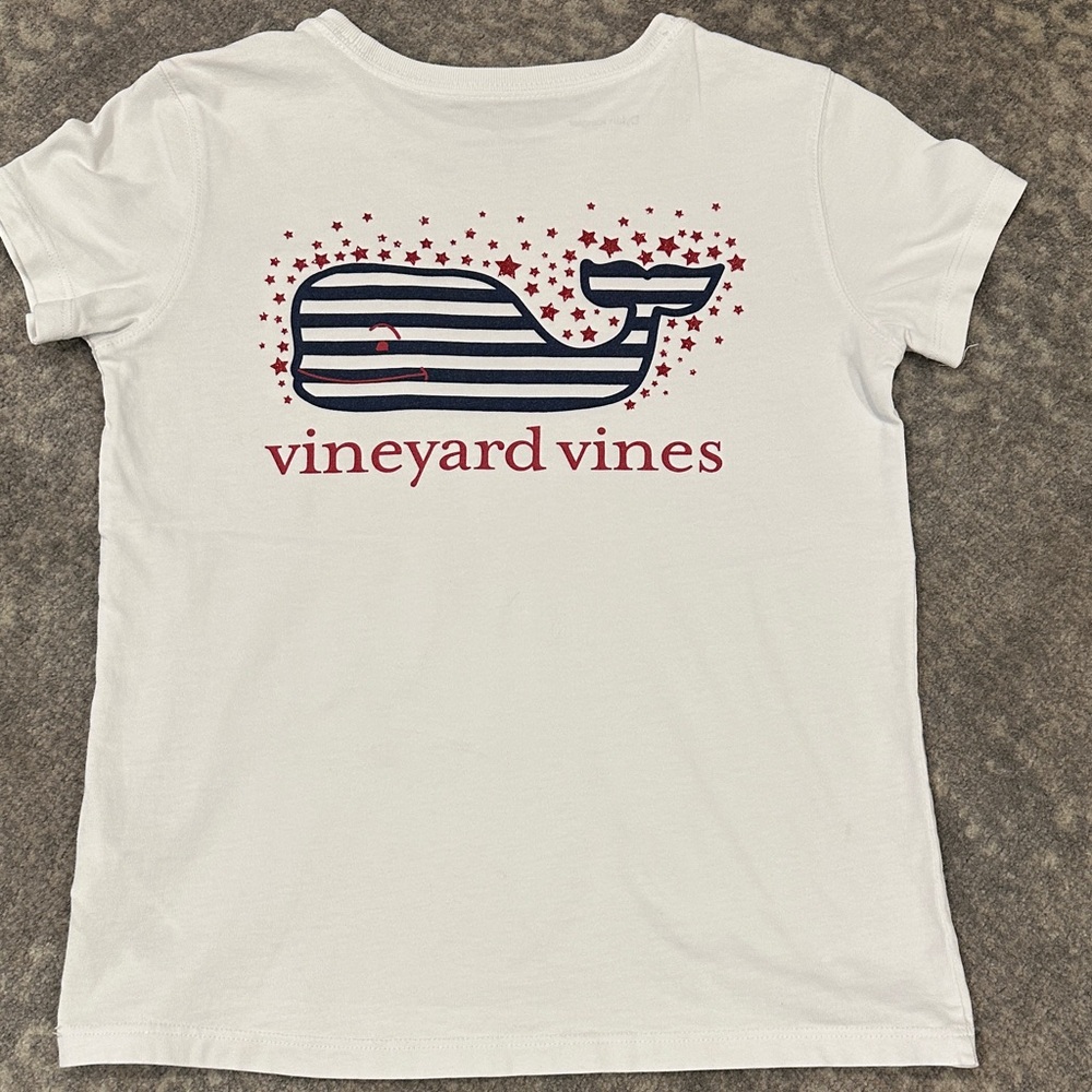 Vineyard Vines White Tee with Striped Whale and sparkling stars kids size 7/8
